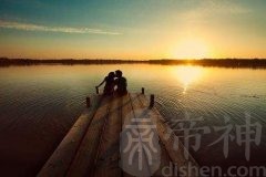 属鸡男属鼠女婚配如何？属鼠女会爱上什么样的男性？