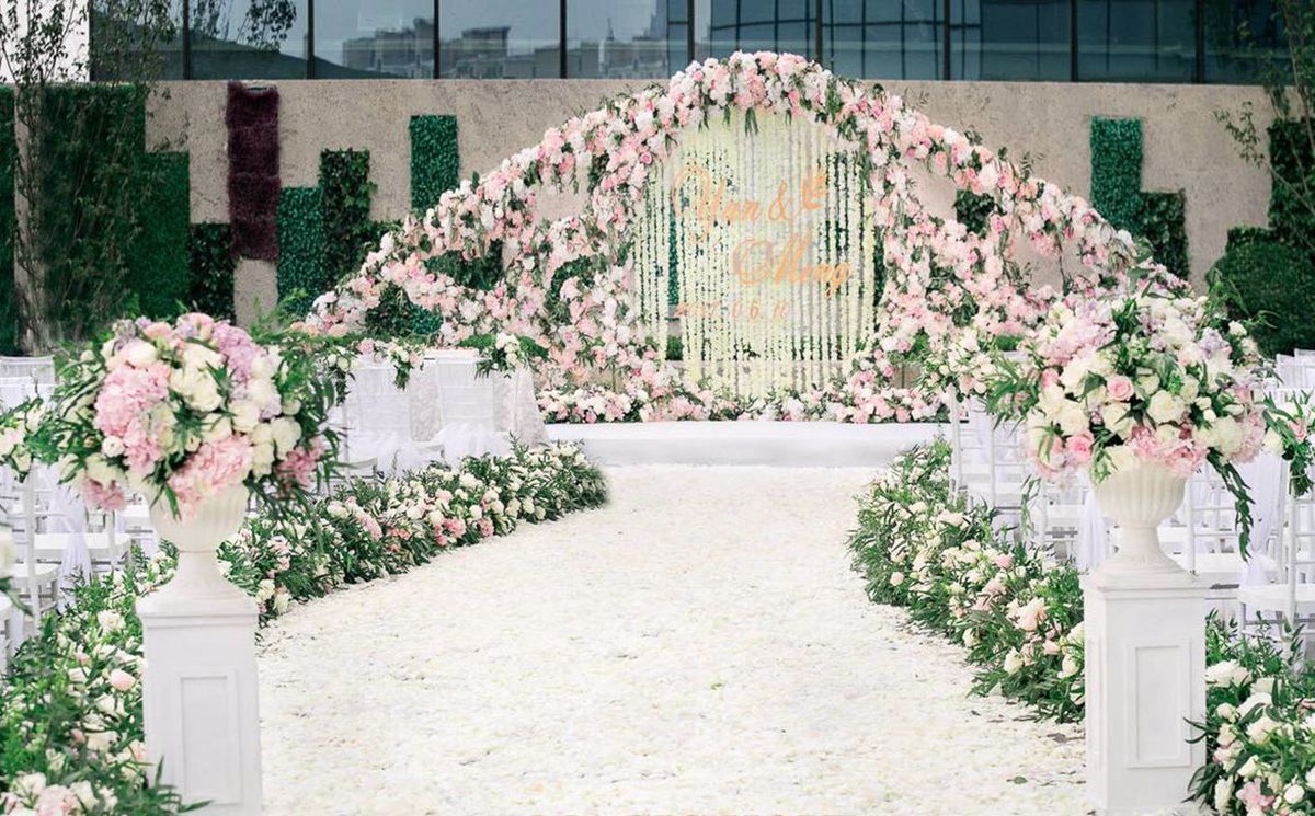 2020年四月生肖羊定婚好不好？朋友定婚送什么好？
