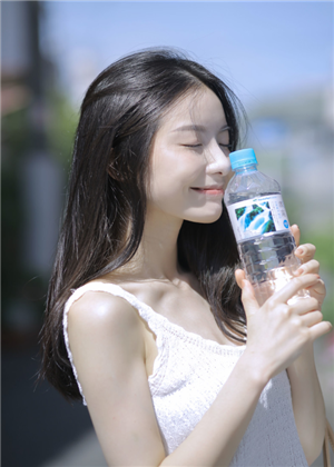 什么属相能帮助1979年属羊女？同生肖是不错的选择