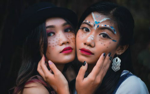属羊女生如何与闺蜜相处?亲密有间是最好模式