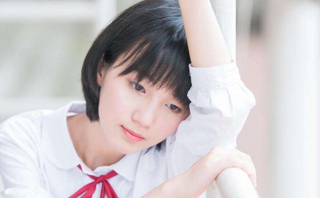 浮图塔2018年4月份生肖鸡运程
