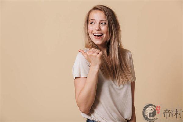 95年属猪女跟什么属相配