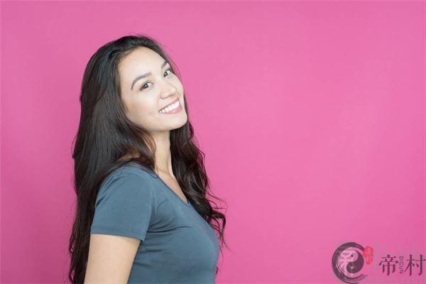 81年鸡女2020年的运程