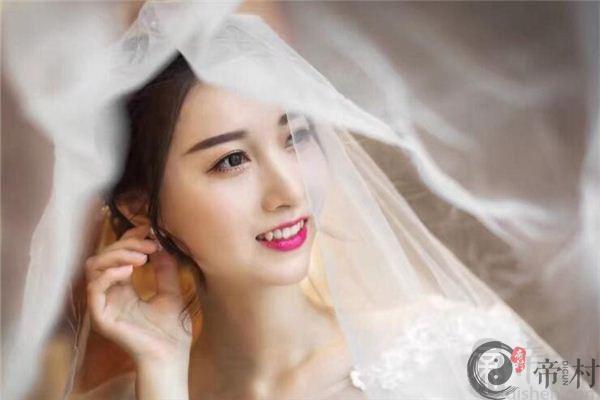 1960年女姻缘如何