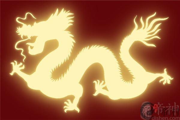 属龙男生本命年送什么