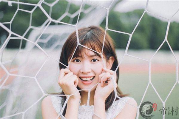 属龙的女人事业与家庭知多少