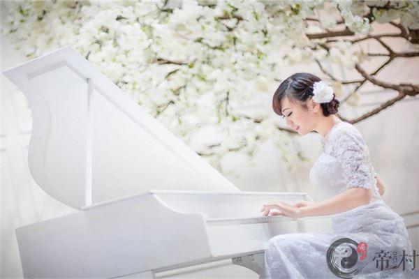 属牛的女人事业与家庭知多少