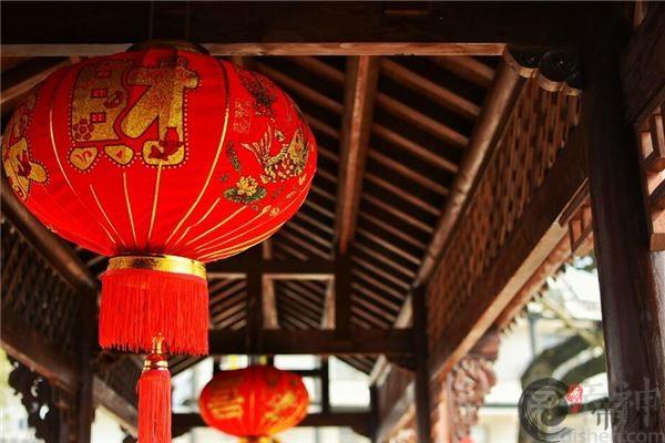 属鼠的佩戴什么招财