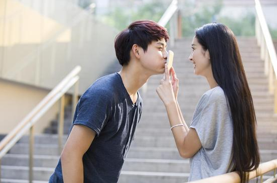 A型血与B型血的恋人如何相处