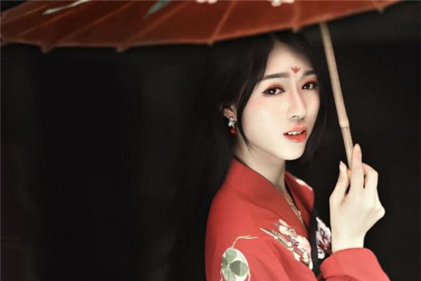 梦见屎沾身是不祥的预兆吗？有什么寓意？