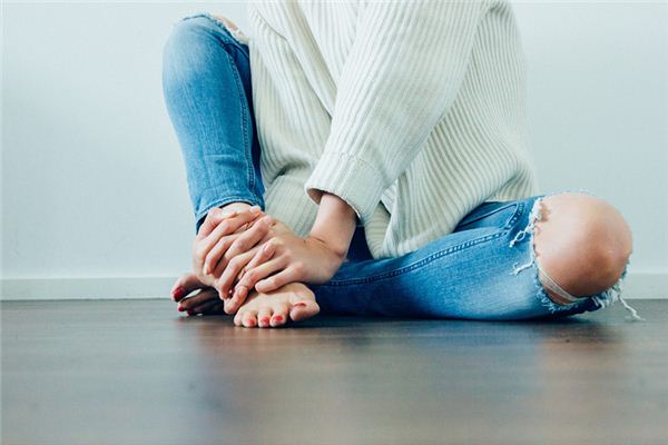 女人梦见衣服烂个洞