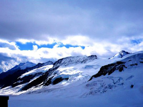 梦见雪山崩塌怎么回事
