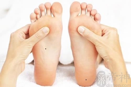 男人脚底长痣代表什么