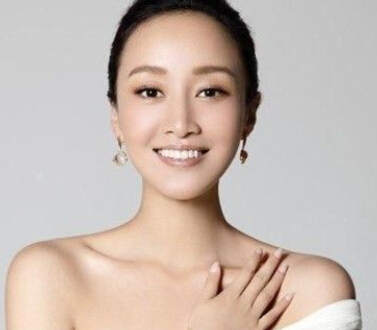 女人的额头窄命运如何