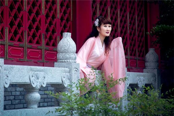 女人额头发际线有旋