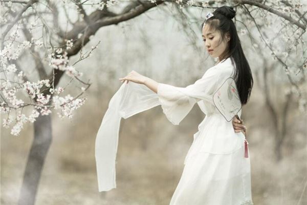 女人发际线高的命理 乃是聪明的表现