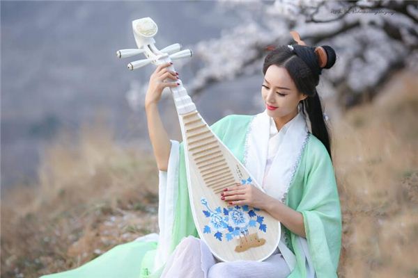 女人胸上有痣代表什么 要珍惜胸前有痣的人