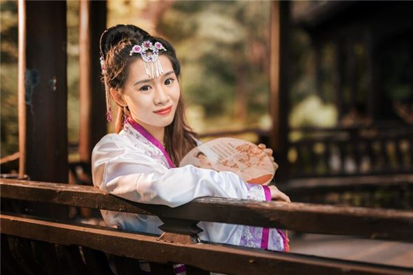 女人右手虎口附近有痣怎么样