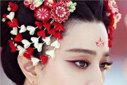 桃花运旺的八字命格有哪些？