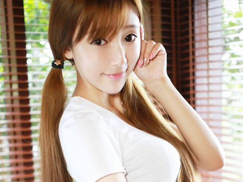 命中有情人的女命八字