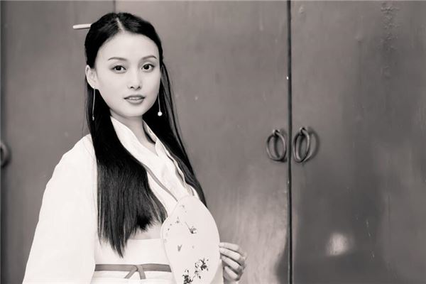 上嘴唇薄的人