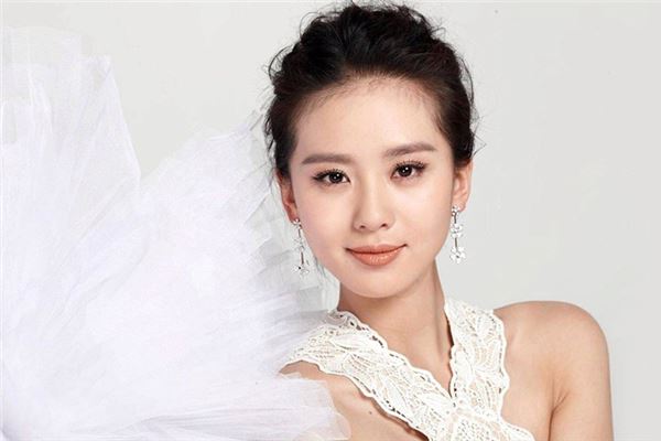女人圆下巴图片面相解析