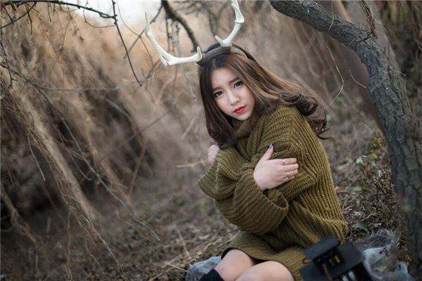 嘴唇上厚下薄的女人
