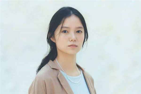 鼻梁塌面相详解