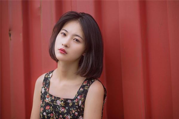 女生颧骨高面相是否为克夫命？