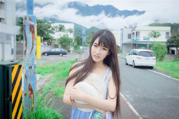 女性手相左手代表后天吗