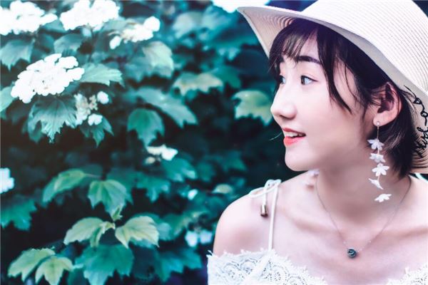 女人左眼大右眼小预示