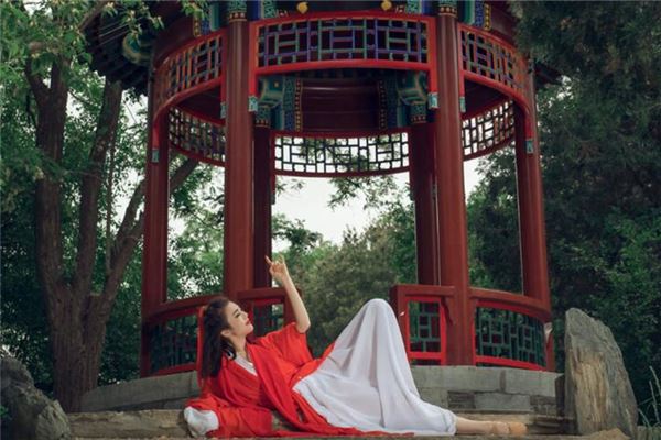 女人脚趾缝长痣